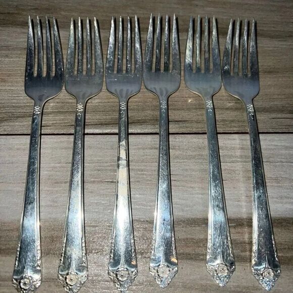 Rogers & Bro "Starlight" Pattern Silverplate Flatware - Set of 4 Salad Forks - Picture 3 of 9
